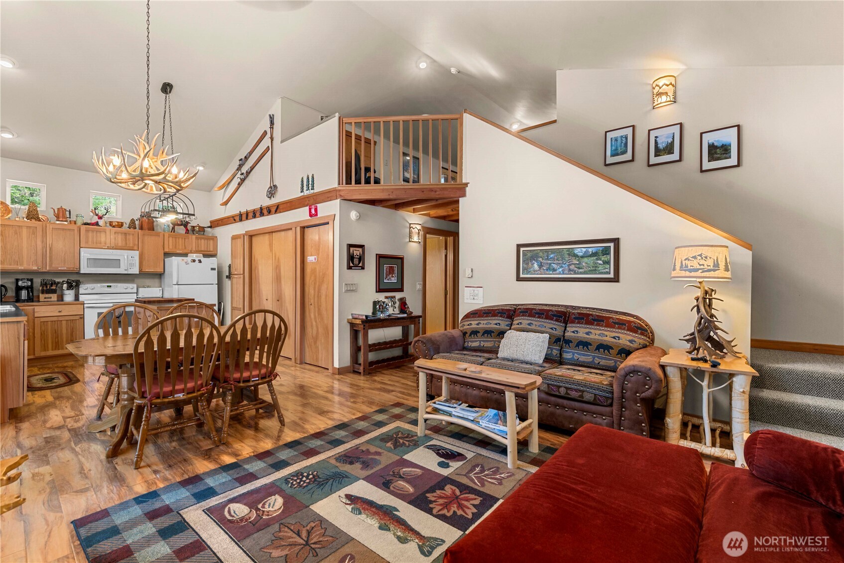 25813 Bridle Lane Property Photo 3