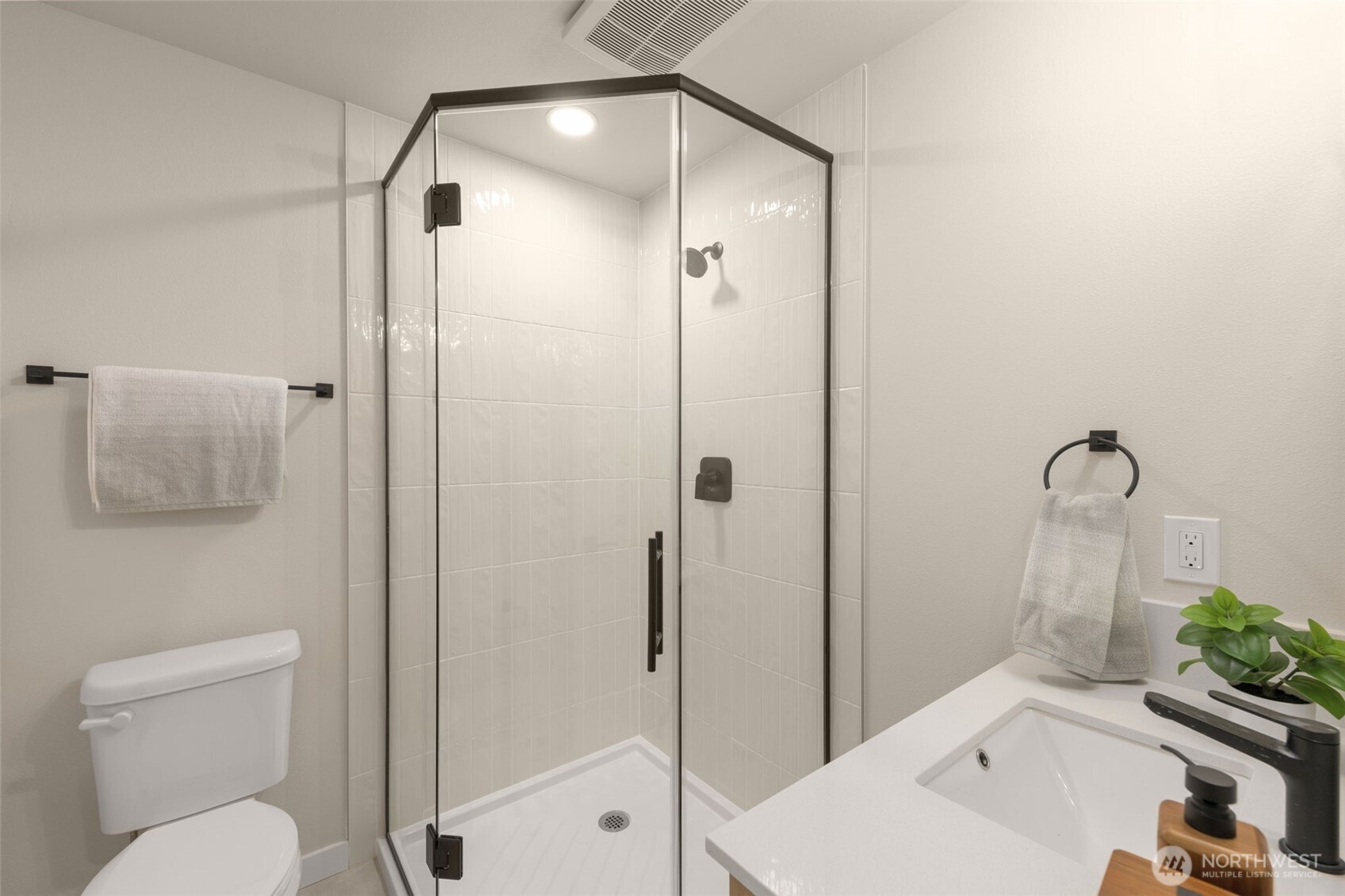 1014 B Ne 70th Street 1014b Property Photo 12
