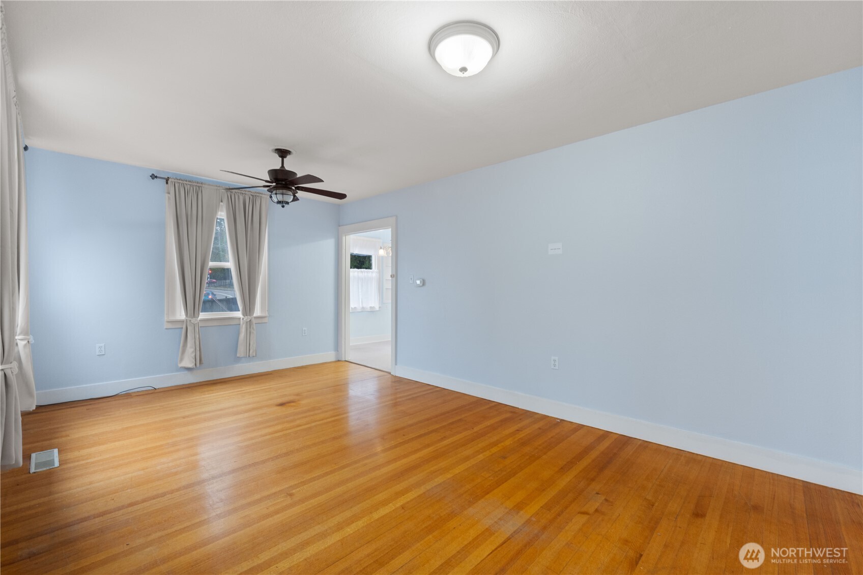 2814 Pioneer Way Property Photo 6