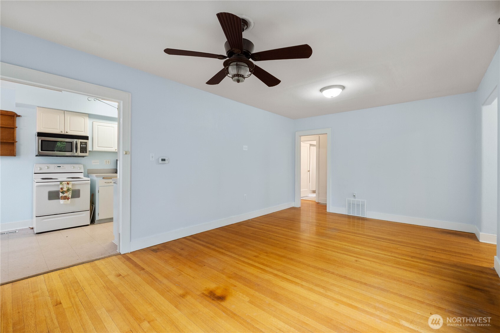 2814 Pioneer Way Property Photo 8