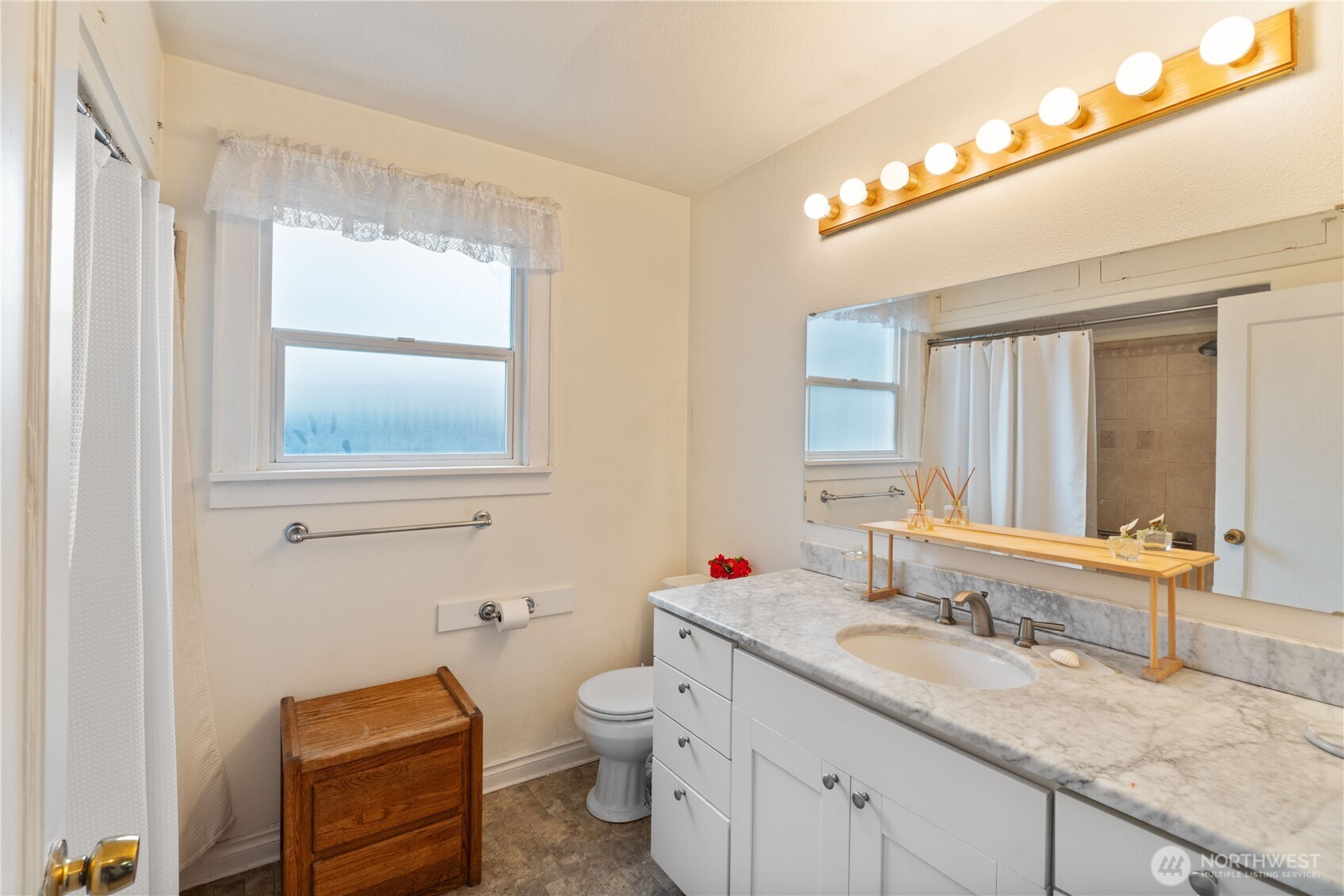 2814 Pioneer Way Property Photo 14