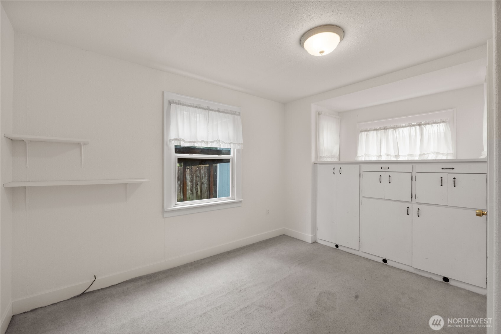 2814 Pioneer Way Property Photo 15