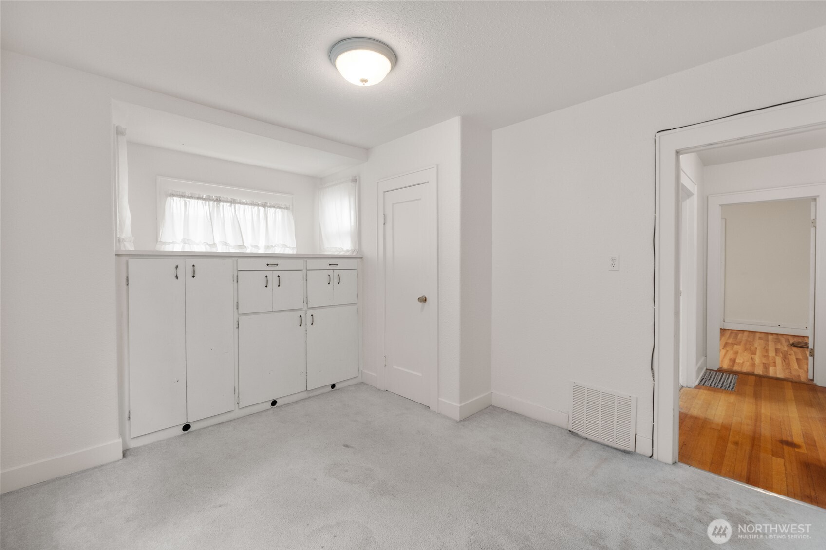 2814 Pioneer Way Property Photo 16