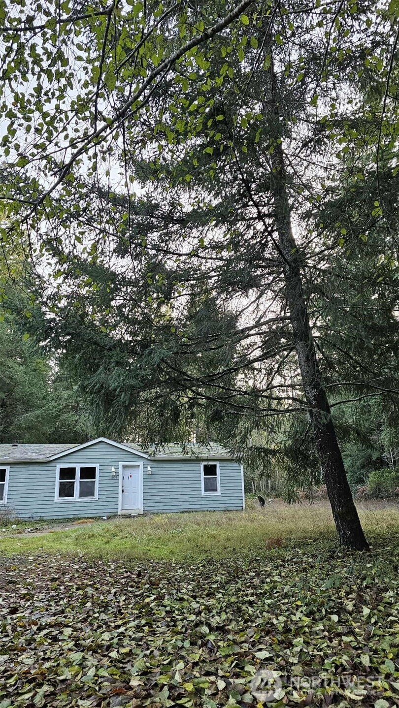 1104 E Alderwood Road Property Photo 2