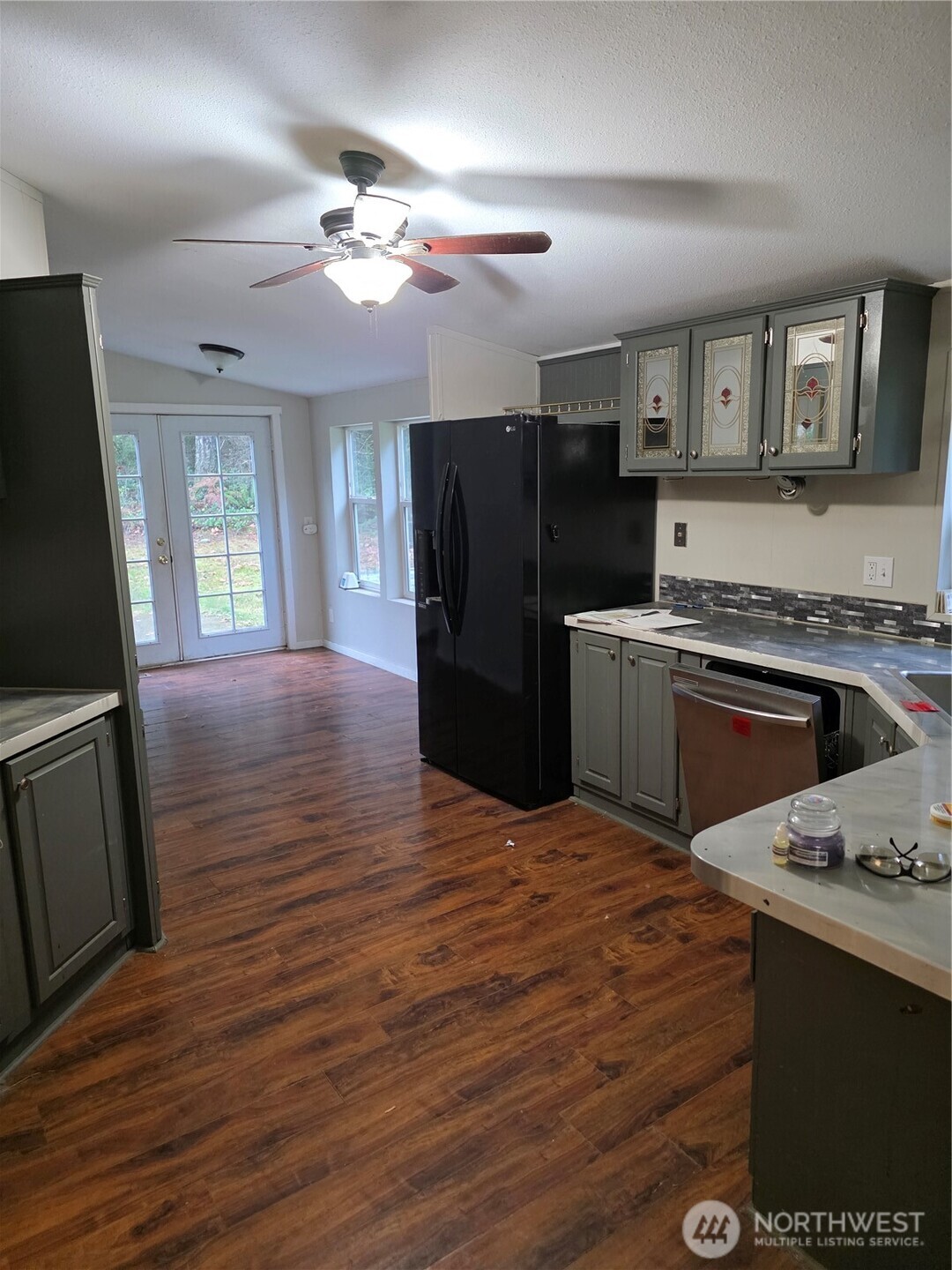 1104 E Alderwood Road Property Photo 8