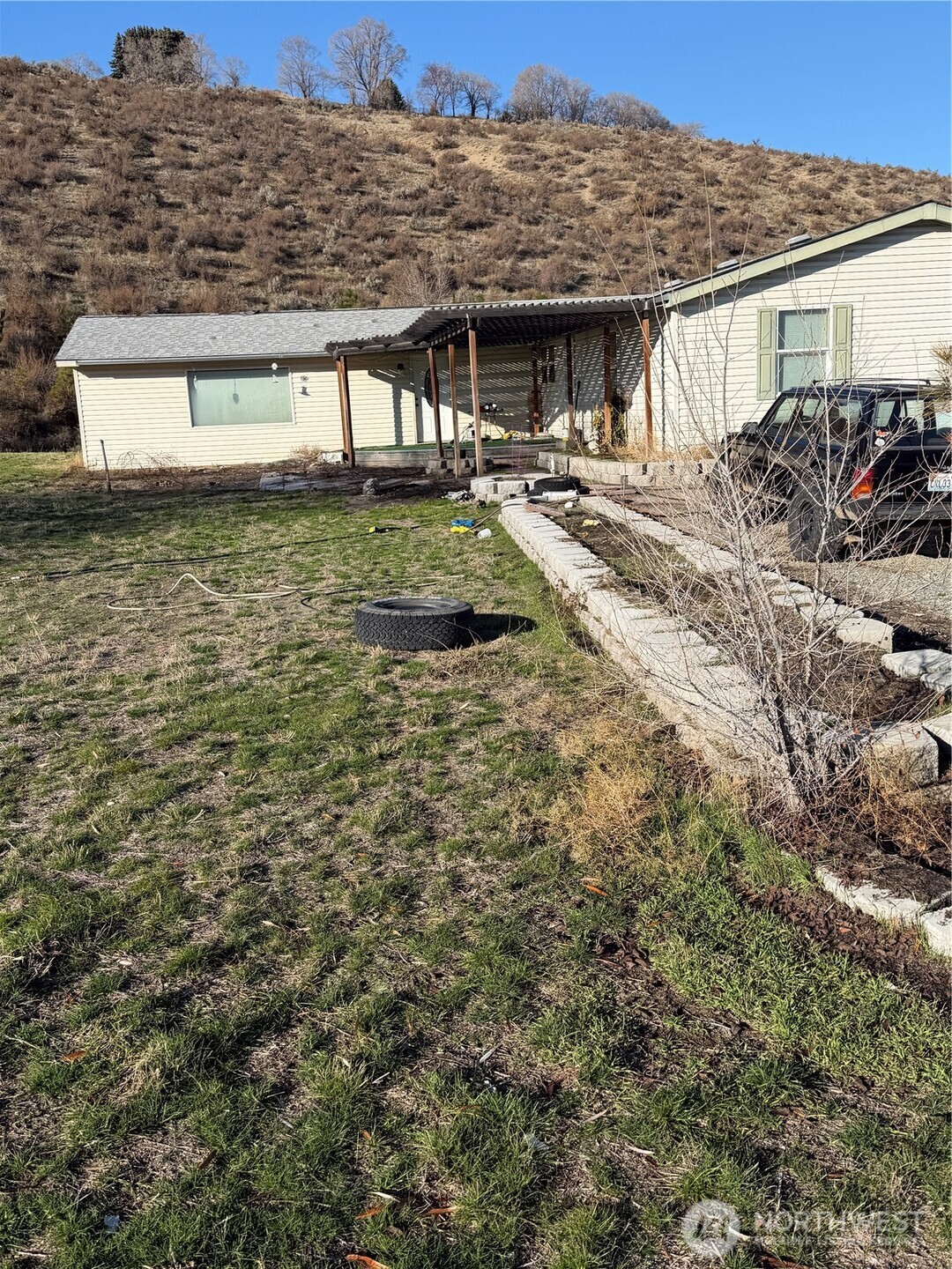23227 Highway 20 Property Photo 2