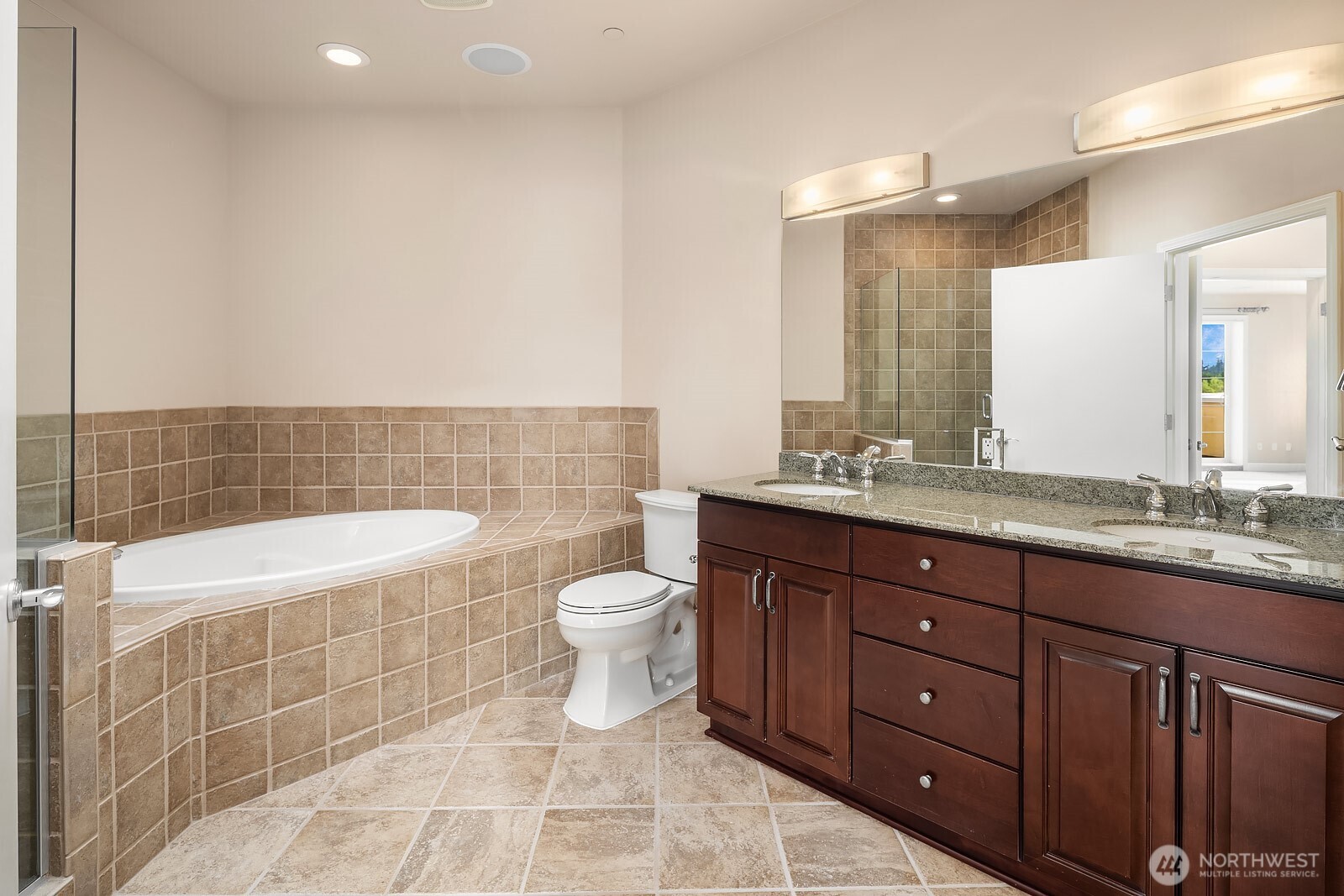 11004 Ne 11th Street 606 Property Photo 16