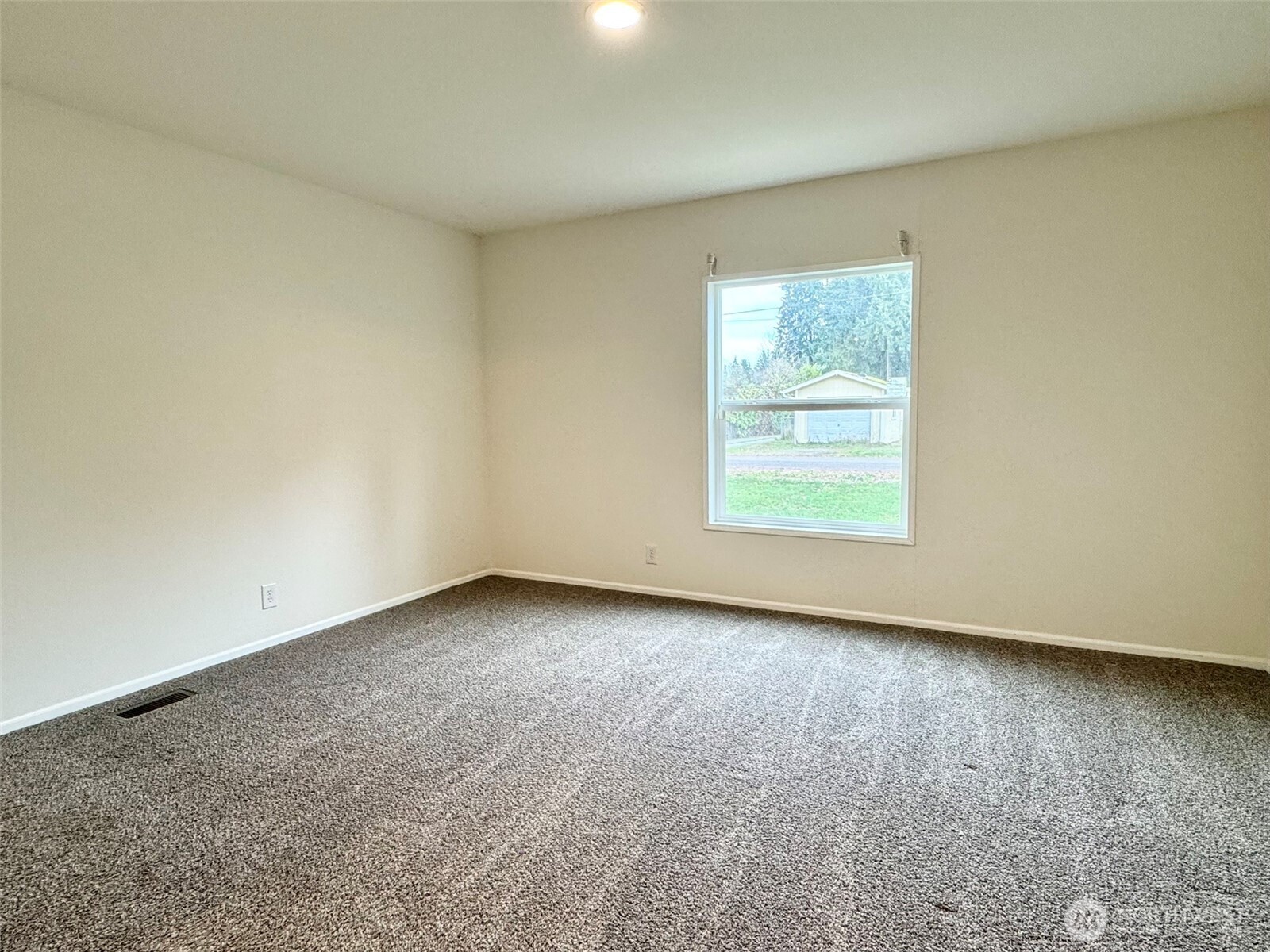 871 Spruce Street Property Photo 8