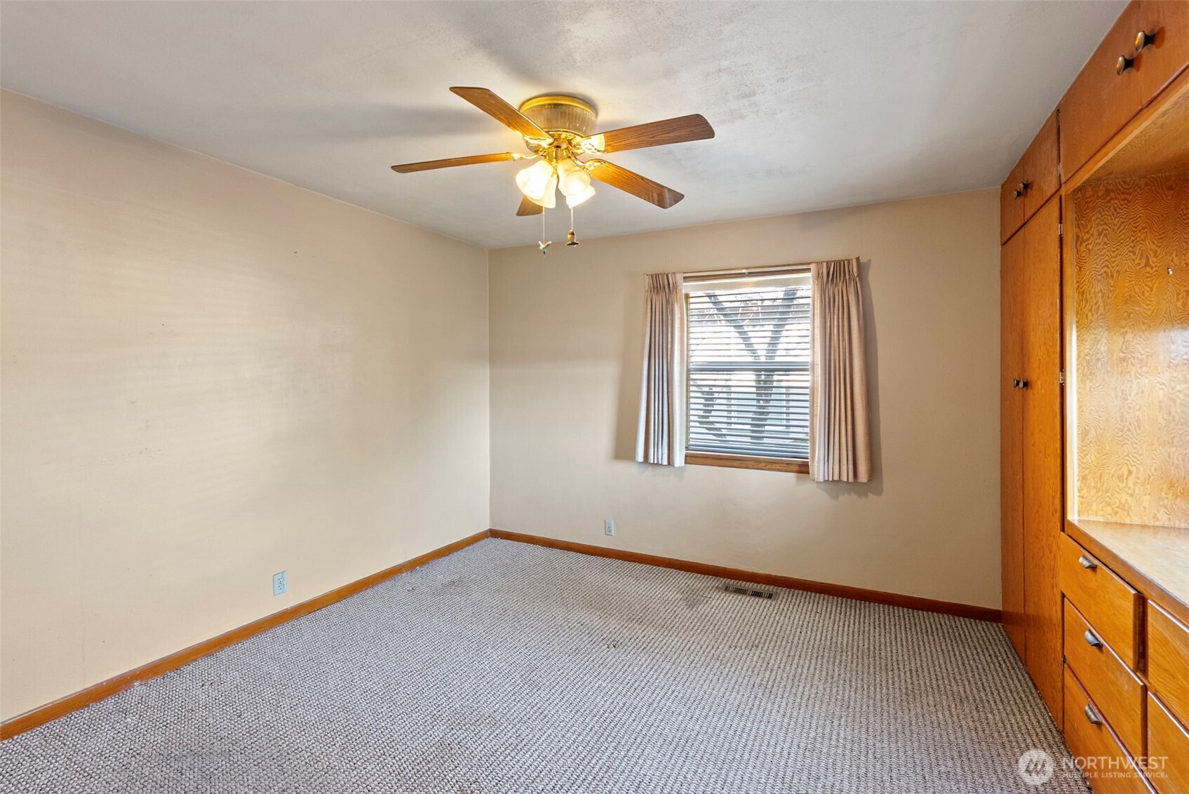 410 S Charleston Avenue Property Photo 13