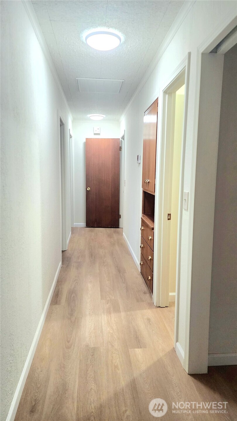 211 Latona Street Property Photo 20