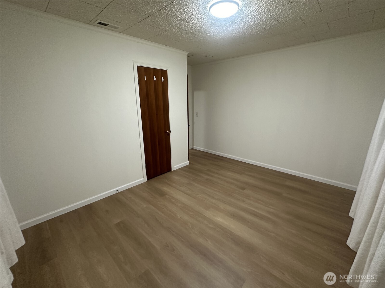 211 Latona Street Property Photo 22