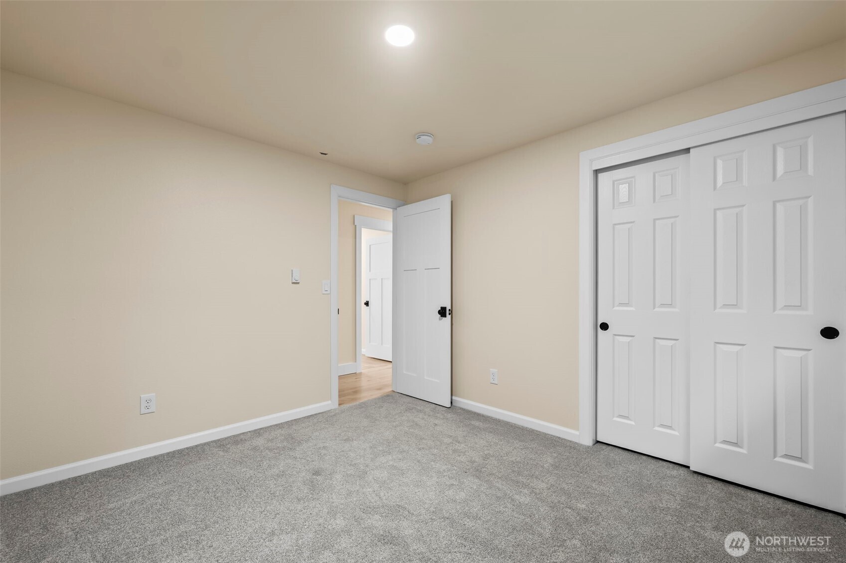 1037 9th Avenue Property Photo 28