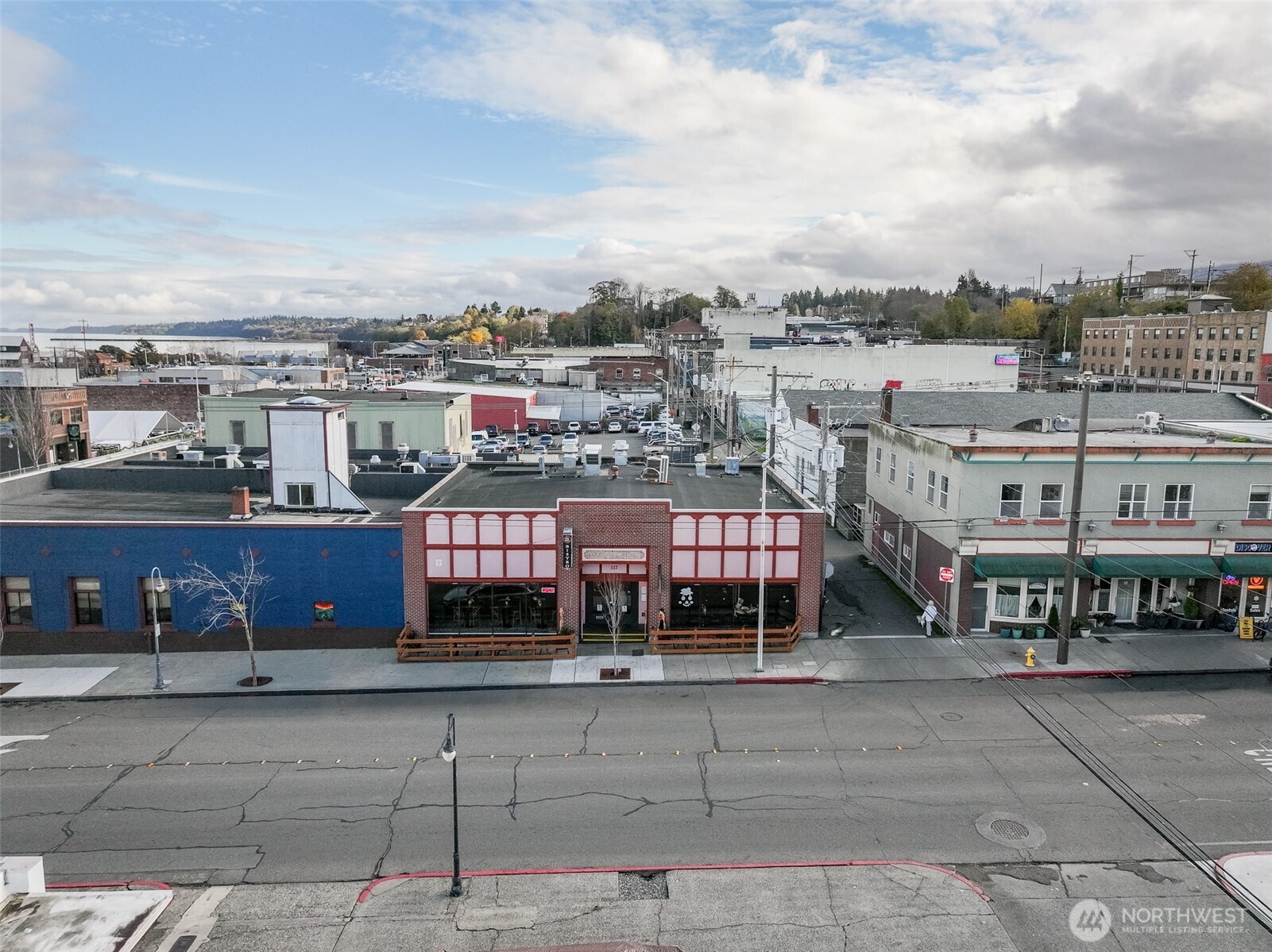 117 N Oak Street Property Photo 2