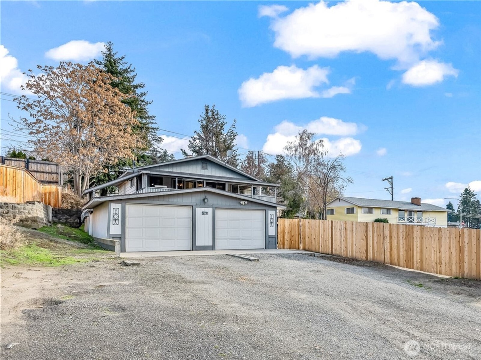 809 N Kenroy Terrace Property Photo 1