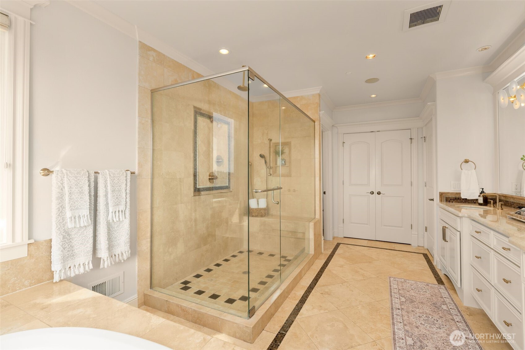 410 8th Avenue Property Photo 25