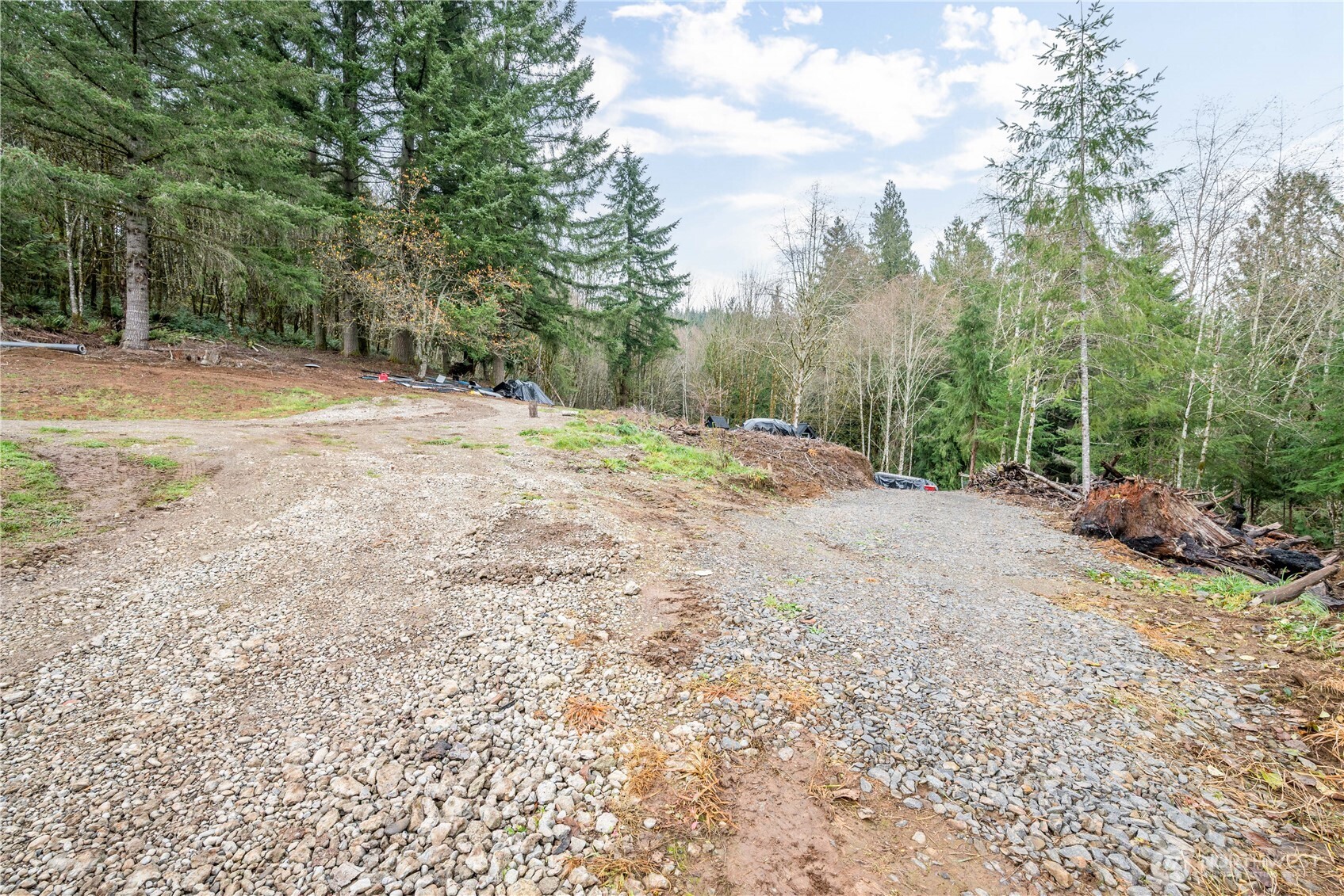292 Woodside Drive Property Photo 4