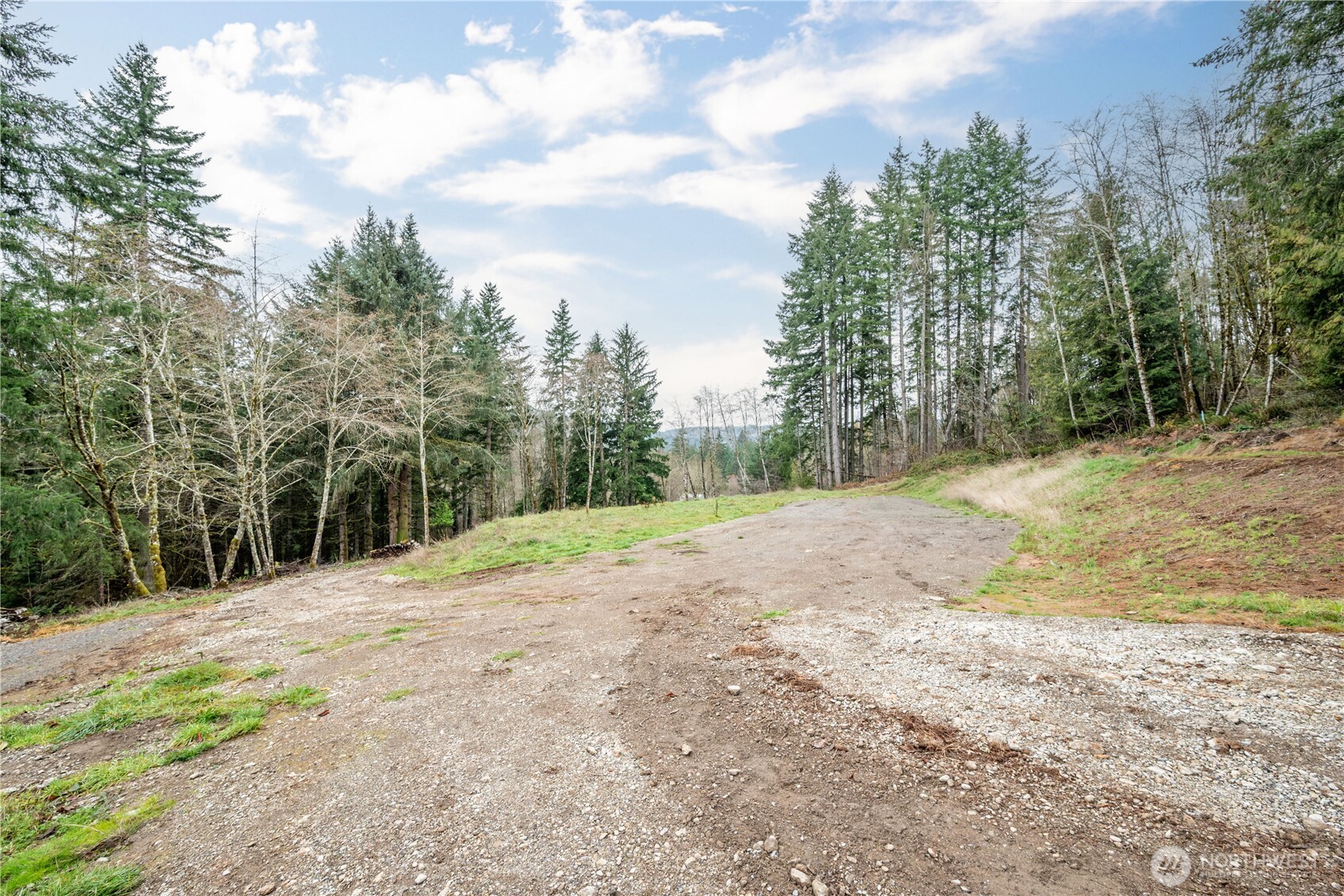 292 Woodside Drive Property Photo 6