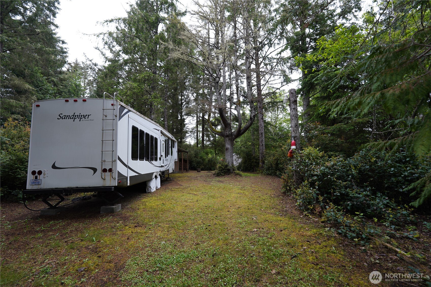 2001 323rd Place Property Photo 2