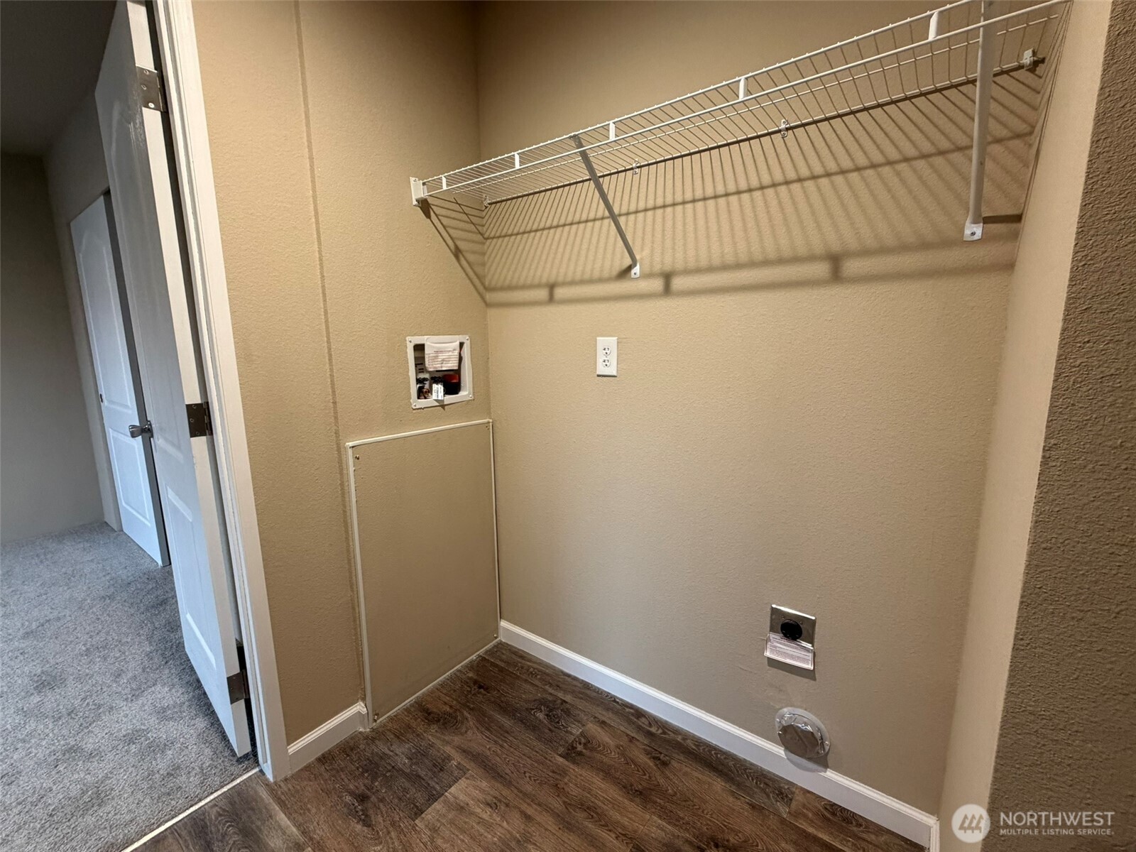 2010 Broadway Avenue 41 Property Photo 14