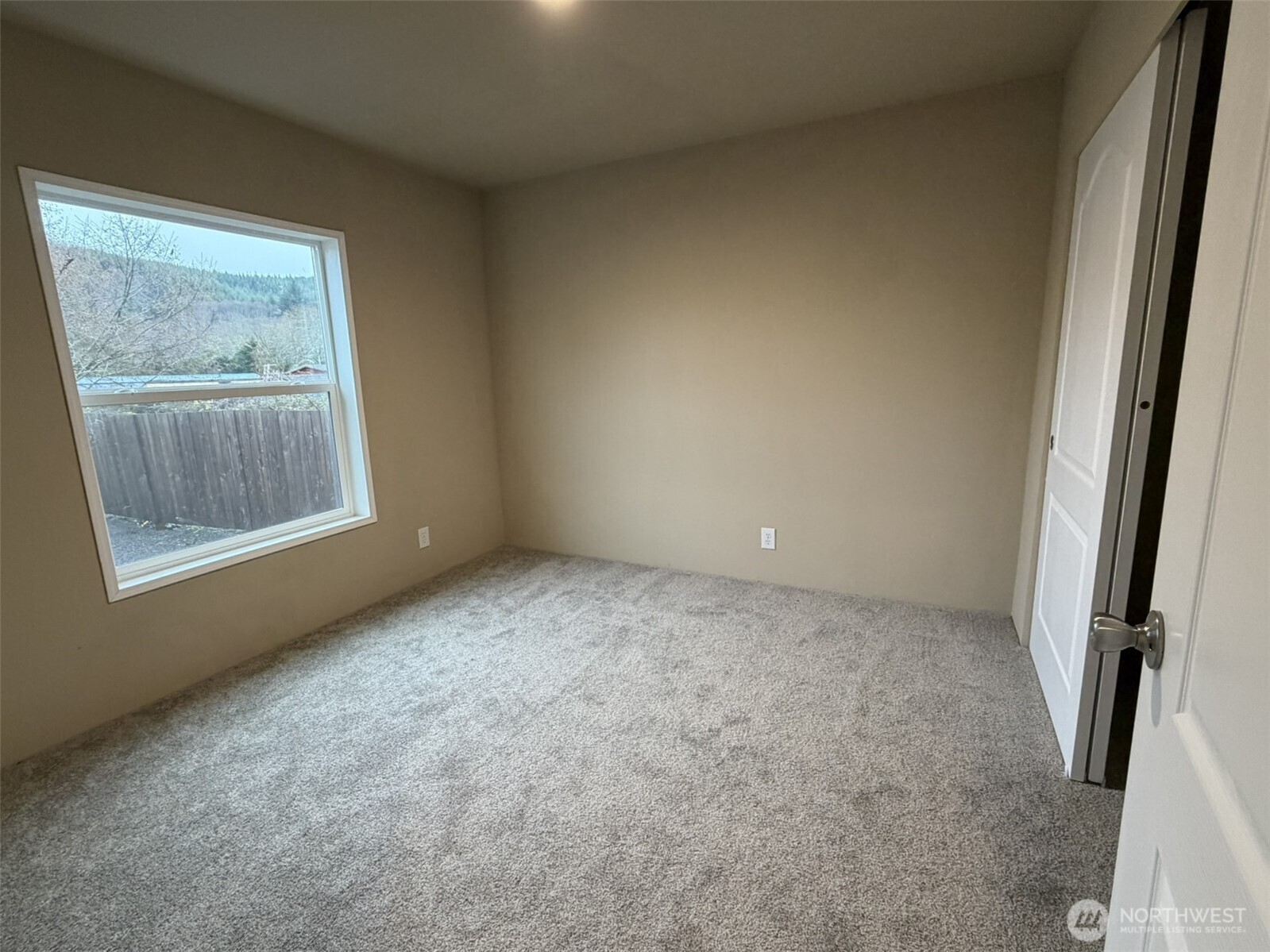 2010 Broadway Avenue 41 Property Photo 15