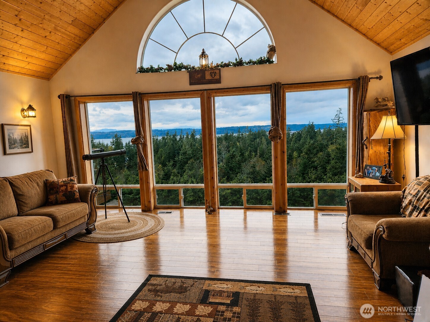 1028 Circle Drive Property Photo 8