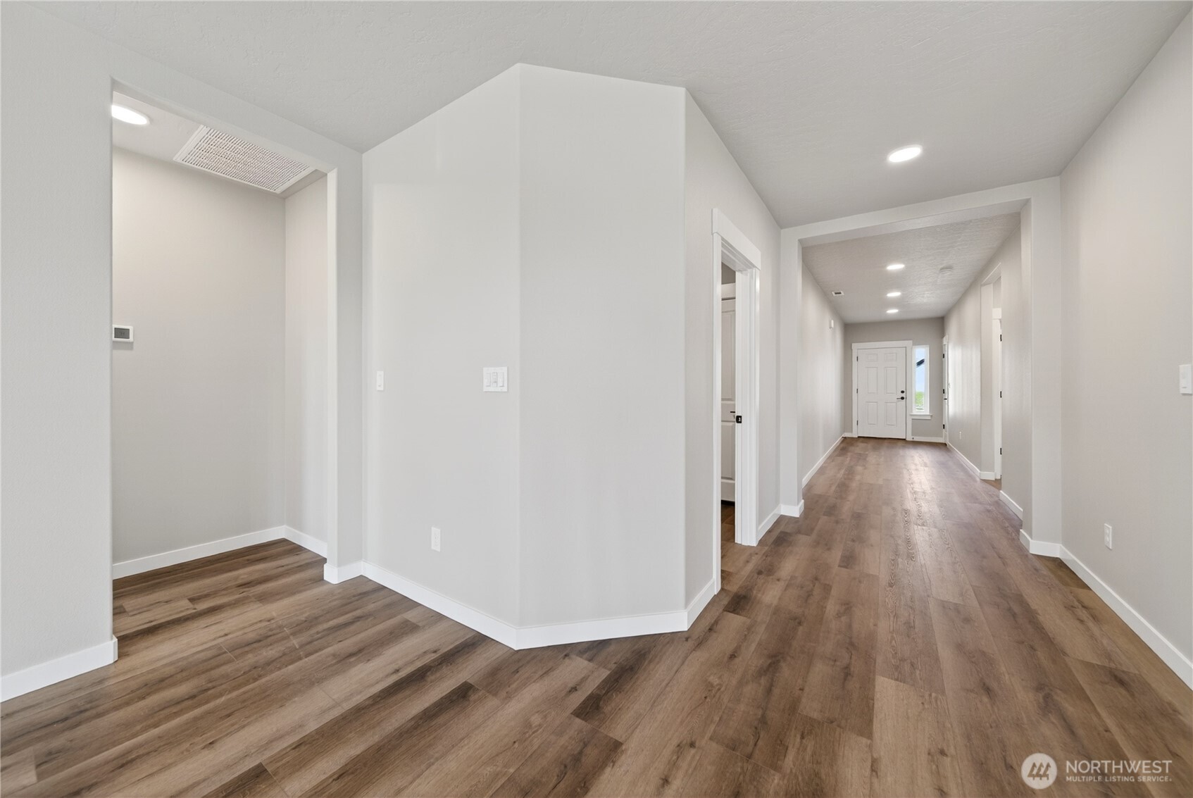 771 Ava St. Property Photo 6