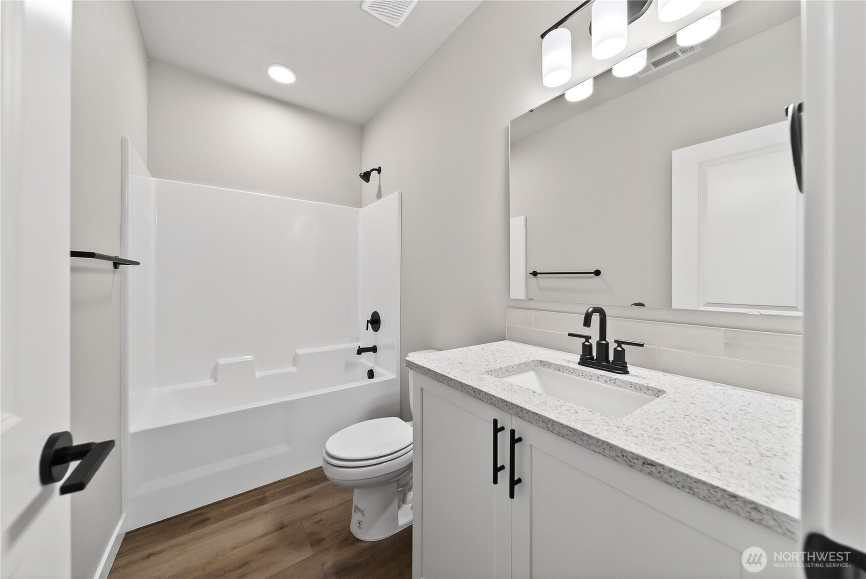 771 Ava St. Property Photo 8
