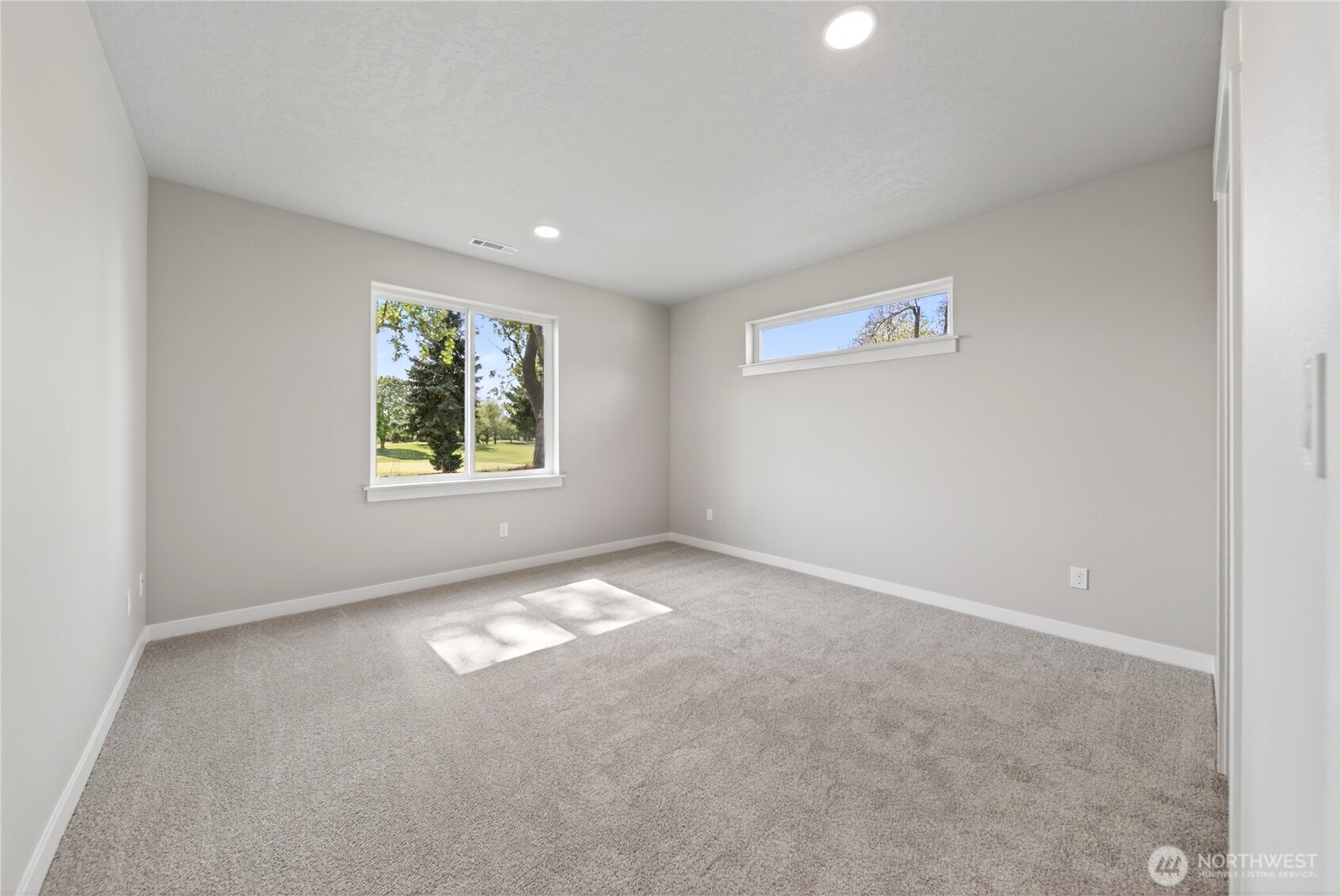 771 Ava St. Property Photo 10