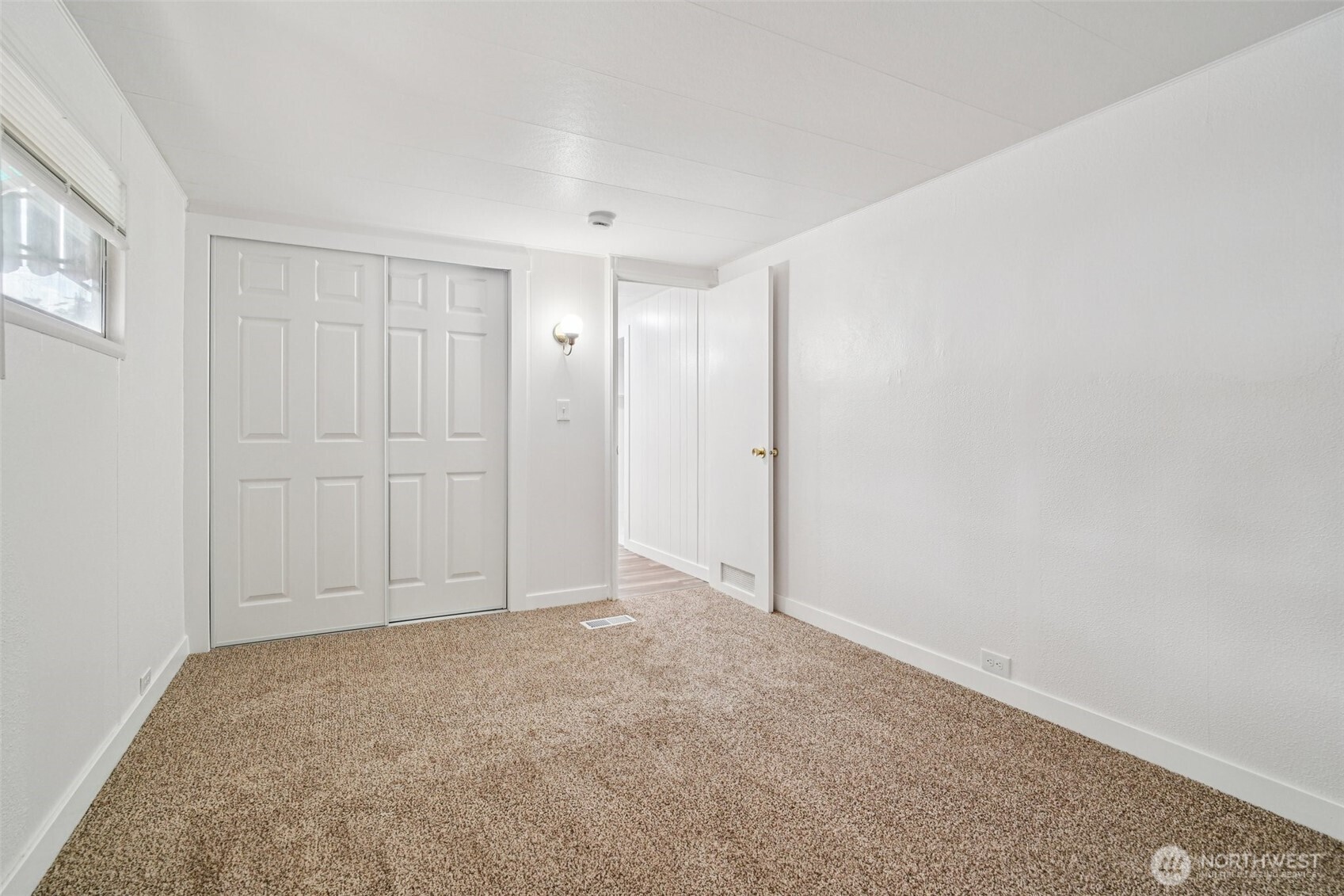 18501 52nd Avenue 76 Property Photo 6