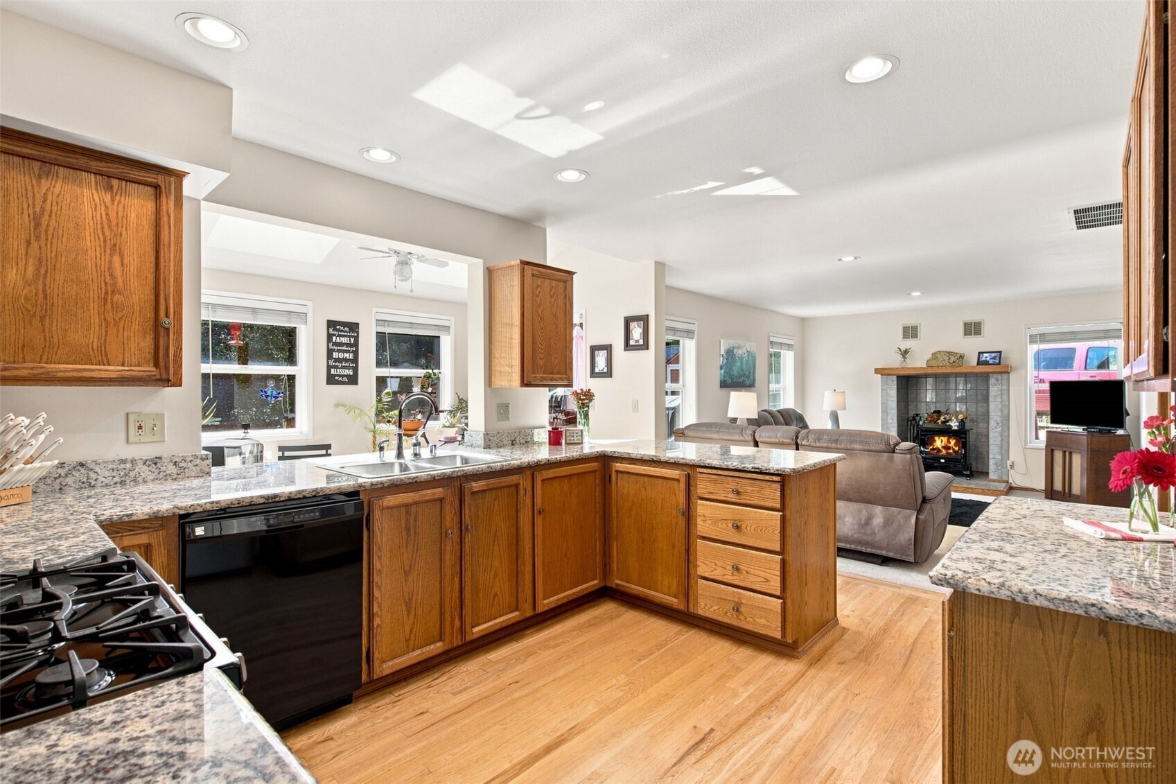 6494 Windward Place Property Photo 11