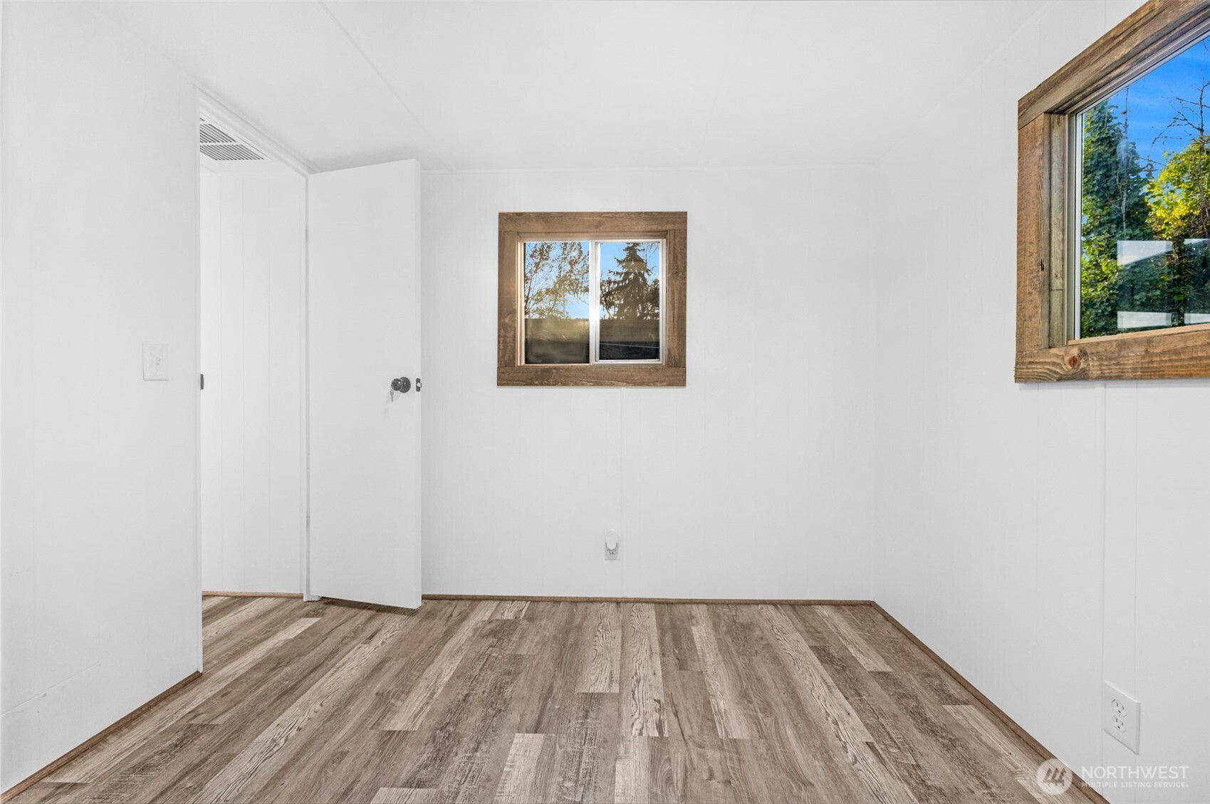 14322 Admiralty Way 8 Property Photo 13