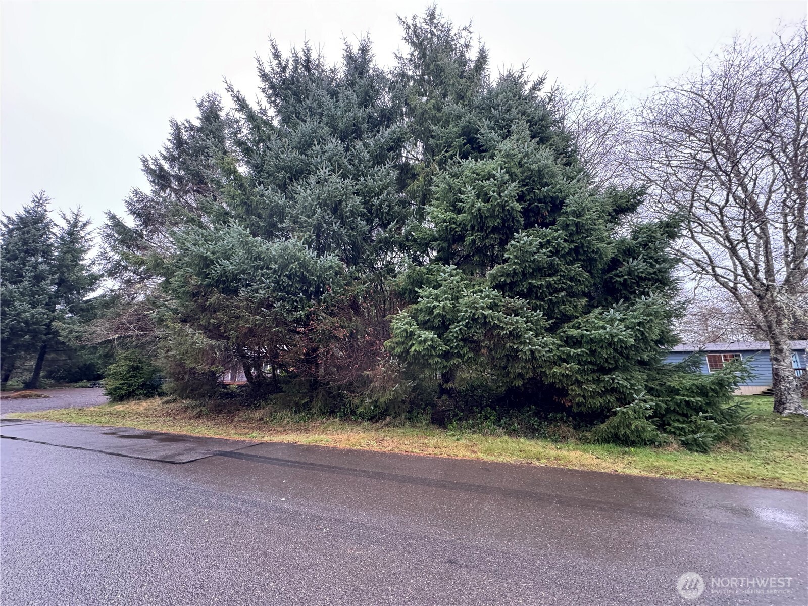 682 Copalis Avenue Property Photo 1