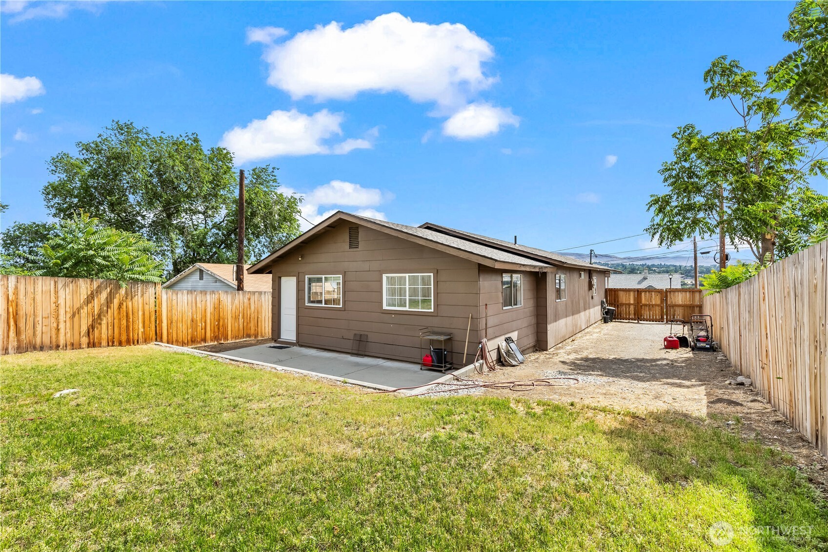 724 S Chelan Avenue Property Photo 2