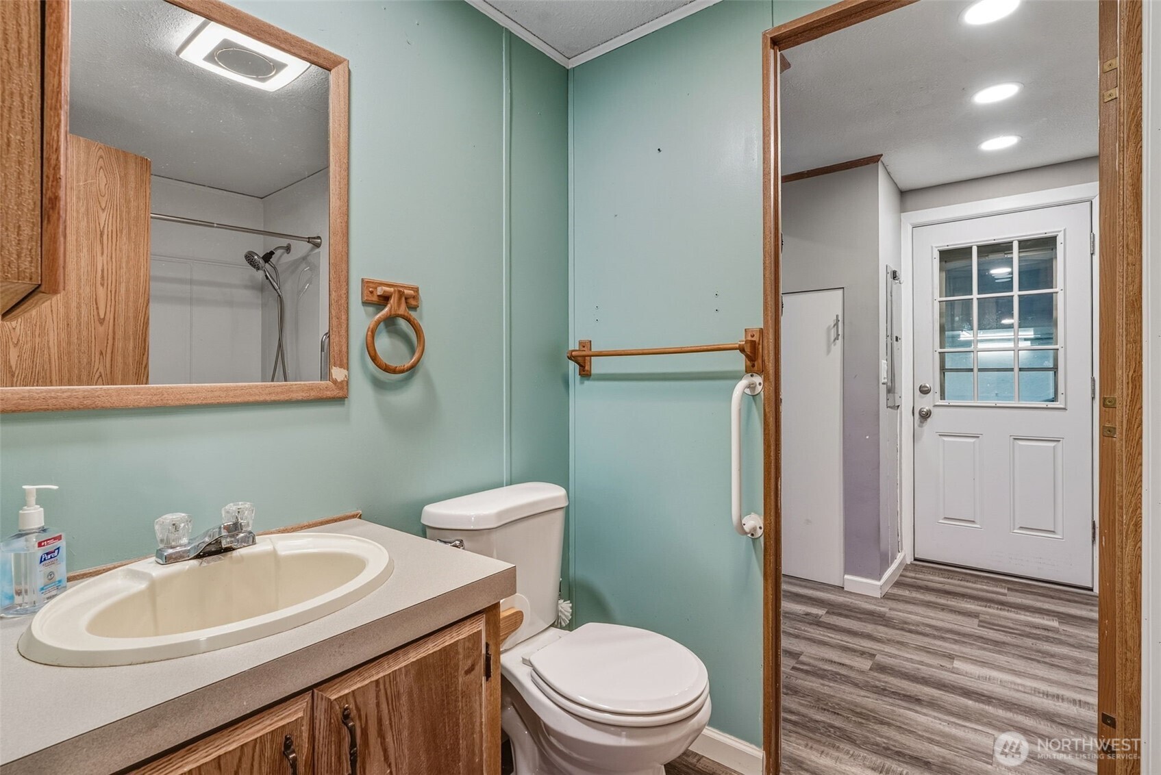 114 6th St W Property Photo 23