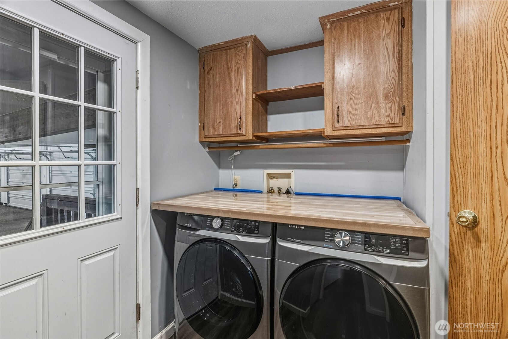 114 6th St W Property Photo 24