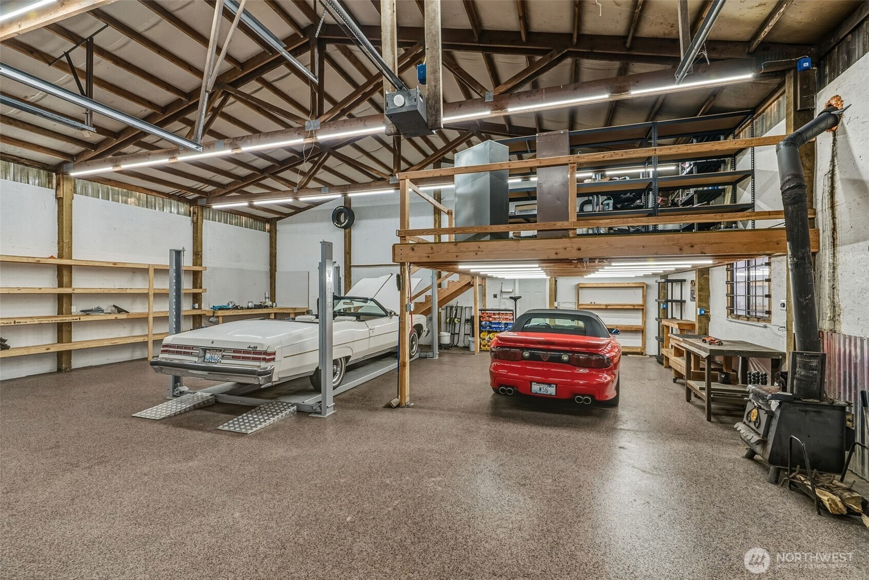 114 6th St W Property Photo 32