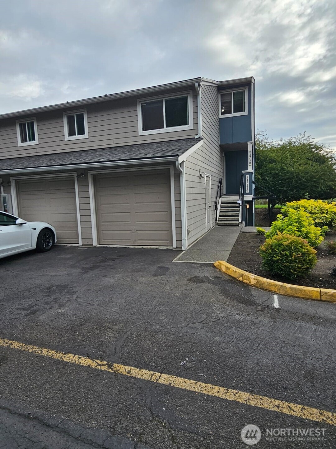 24758 45th Place Property Photo 1