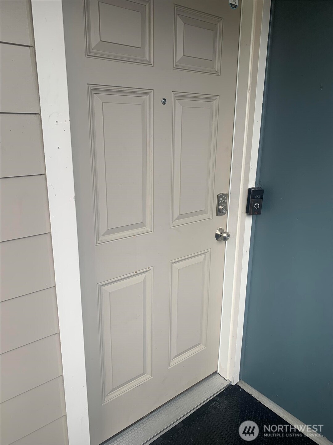 24758 45th Place Property Photo 3