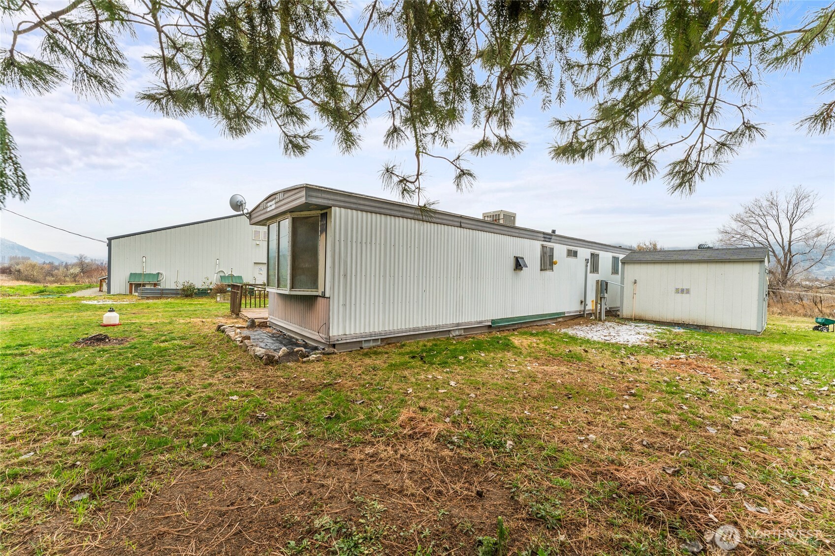 2460314 Property Photo 18