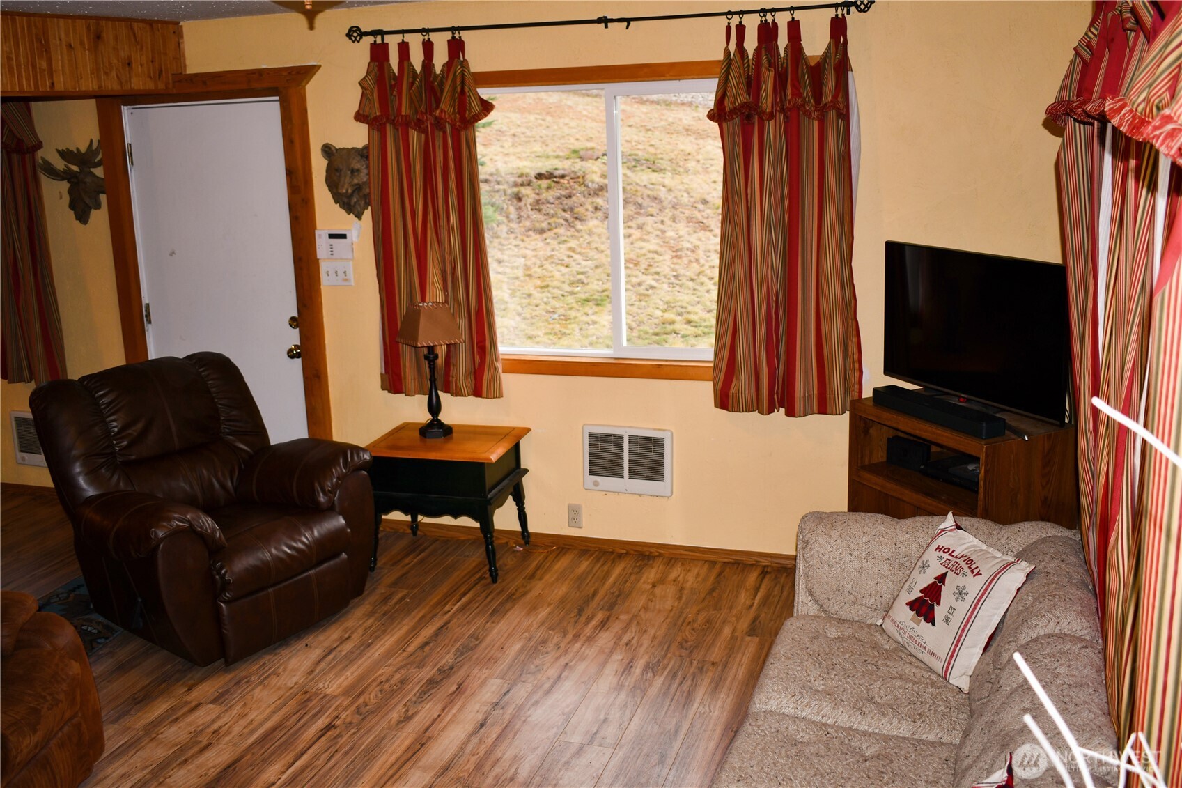 61515 Highway 204 Property Photo 6