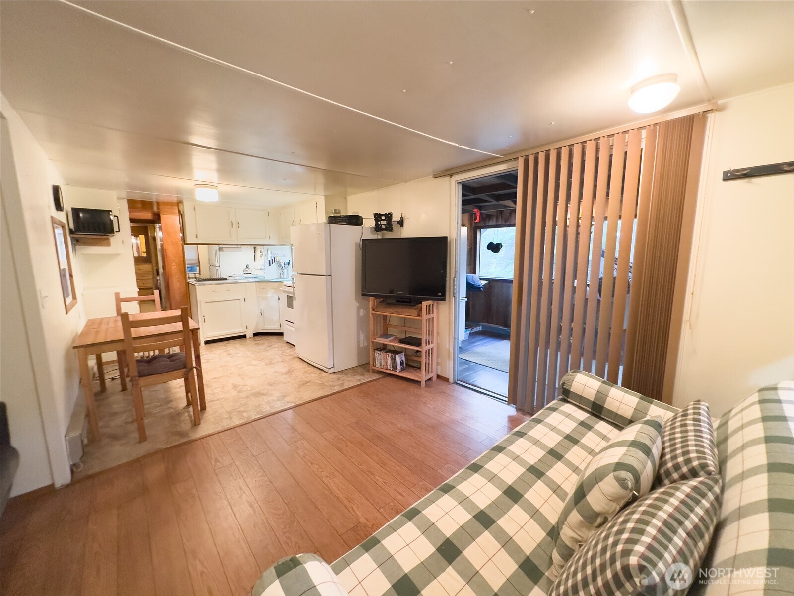 120 King Drive Property Photo 3