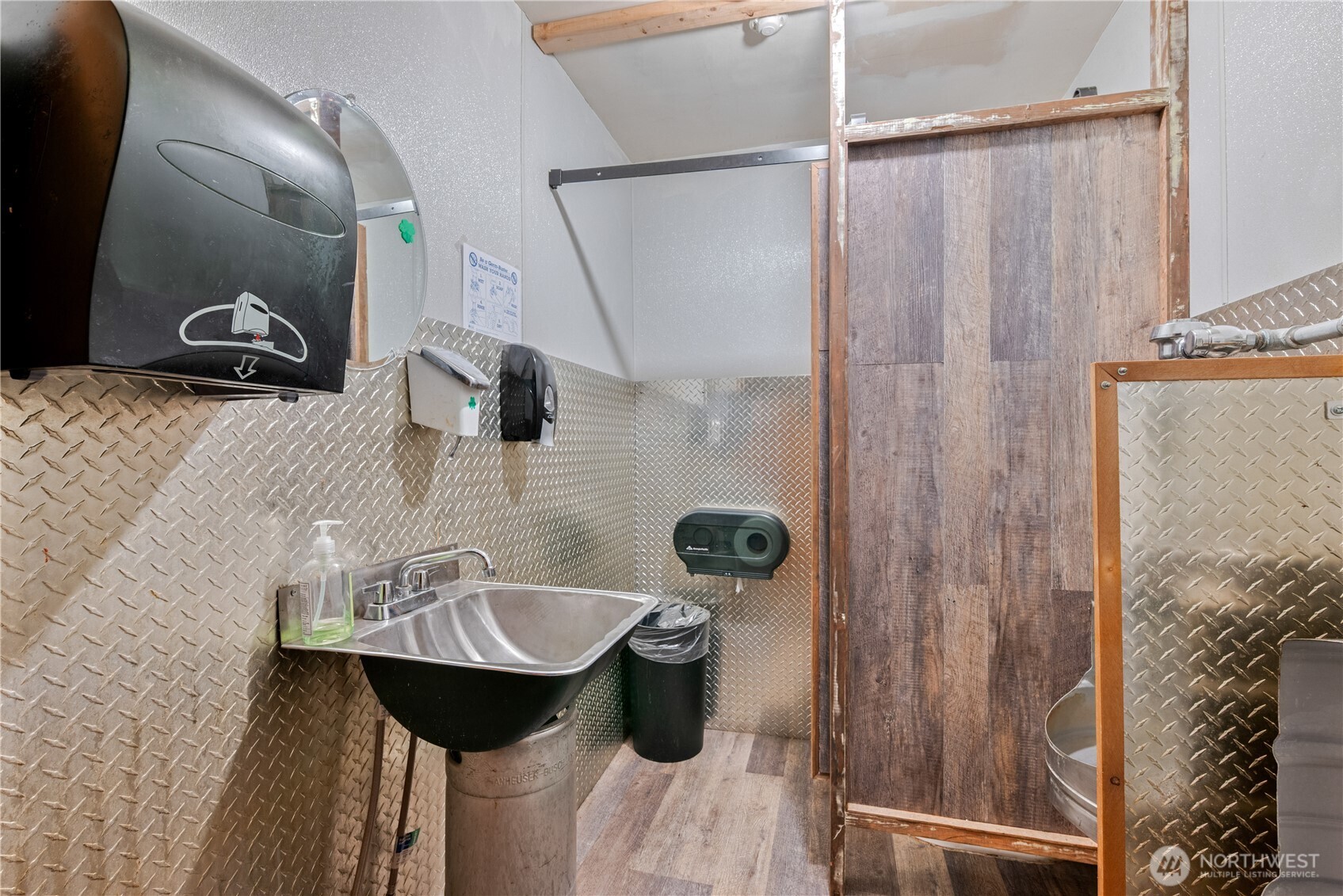 1107 N Pacific Avenue Property Photo 14