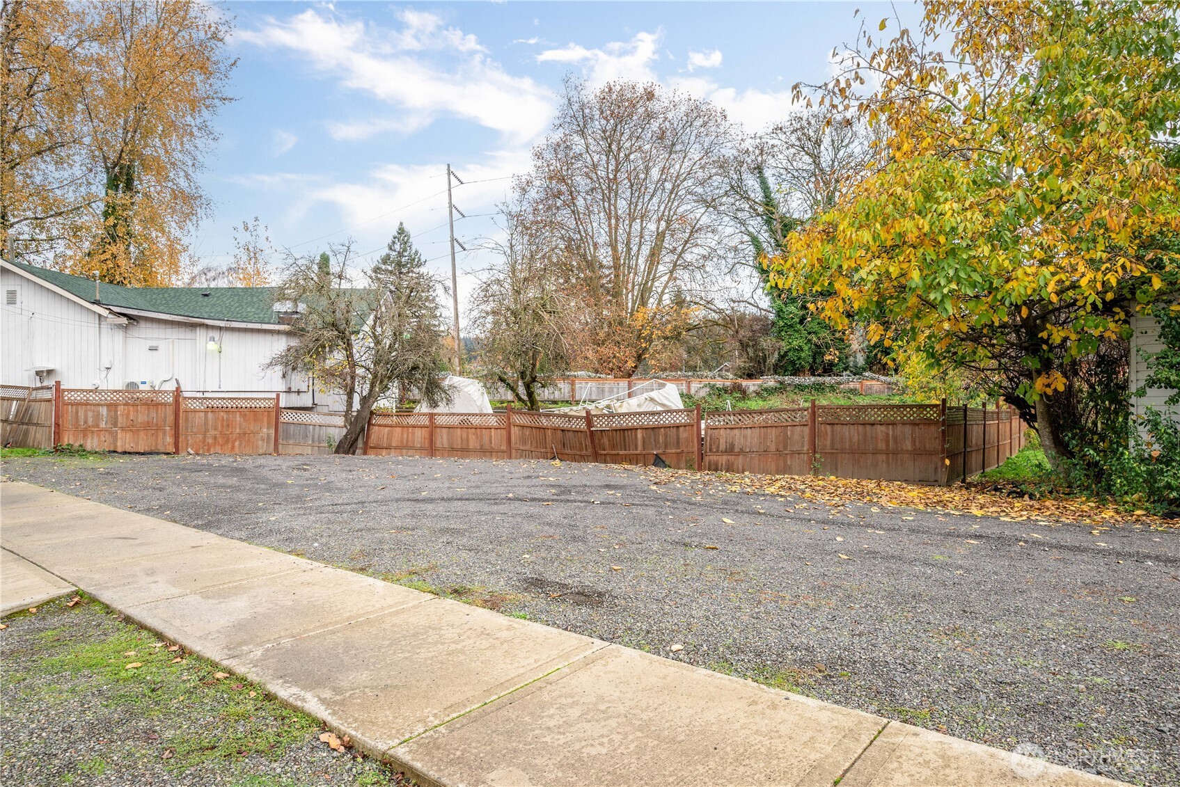 1107 N Pacific Avenue Property Photo 18