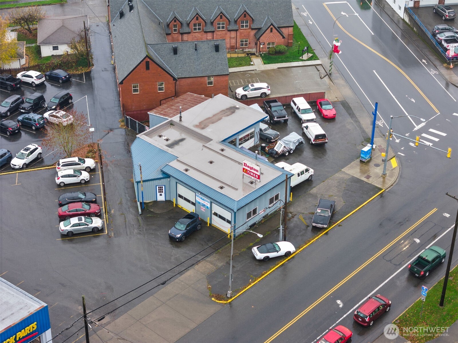 13 S Market Boulevard Property Photo 1