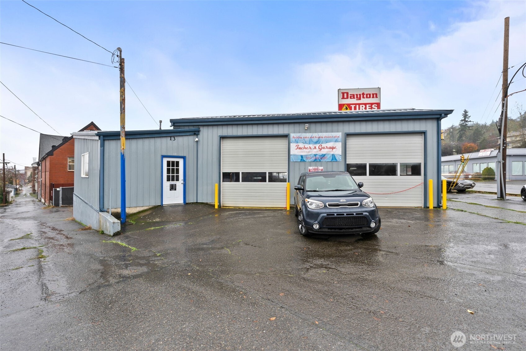 13 S Market Boulevard Property Photo 2