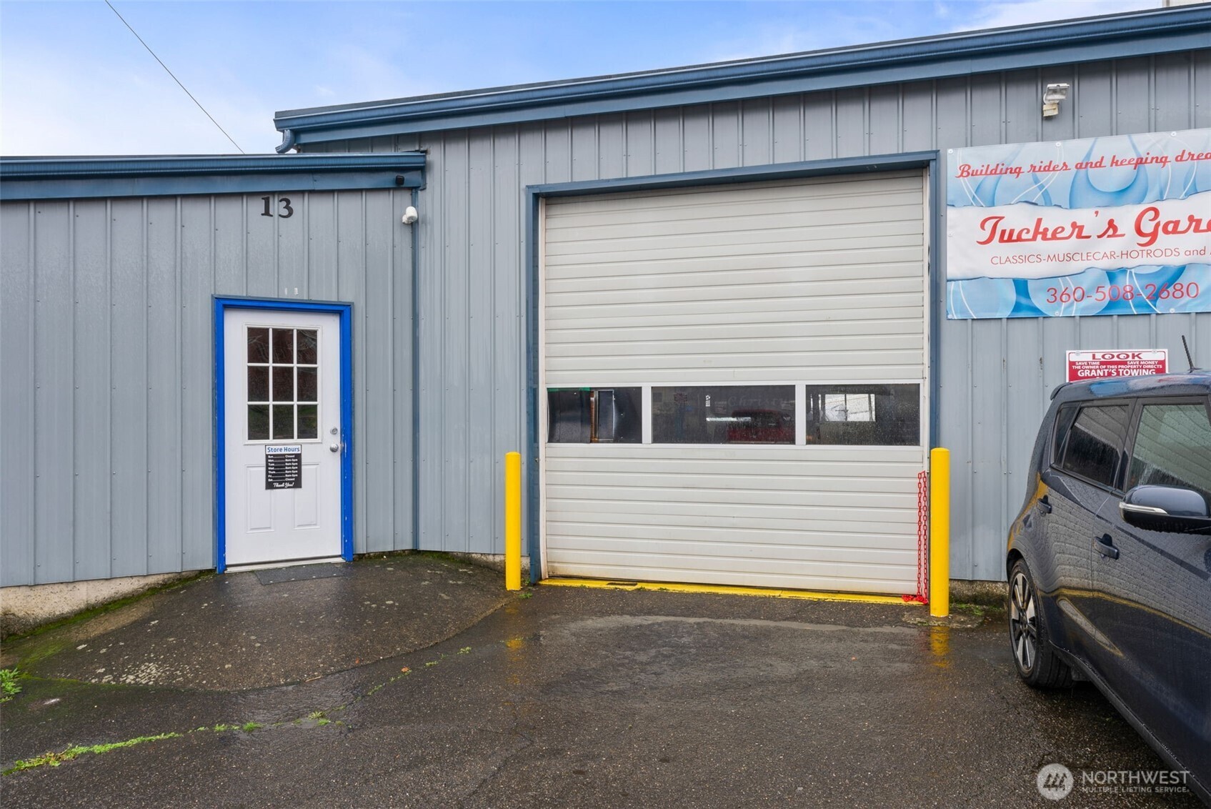 13 S Market Boulevard Property Photo 3