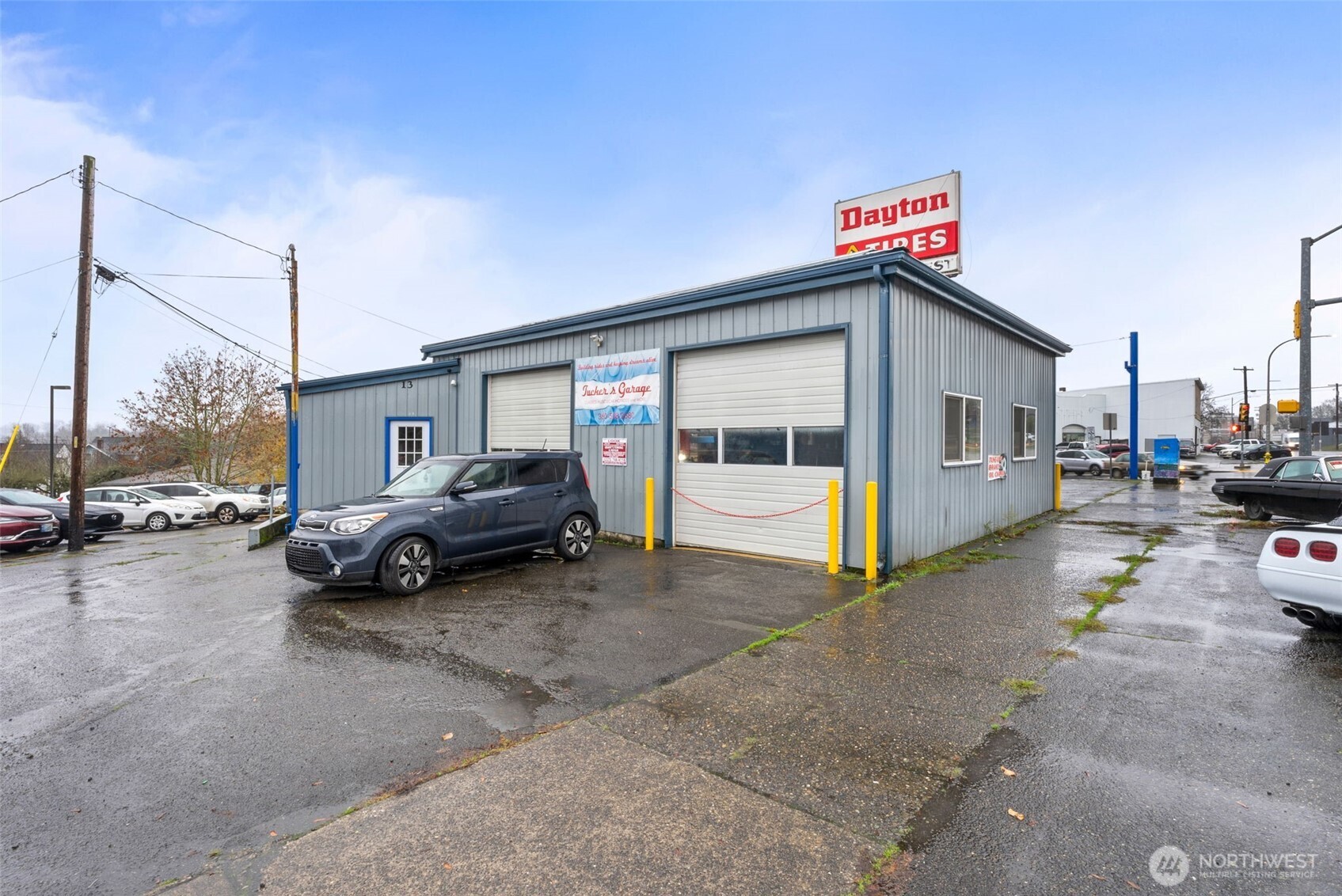 13 S Market Boulevard Property Photo 4