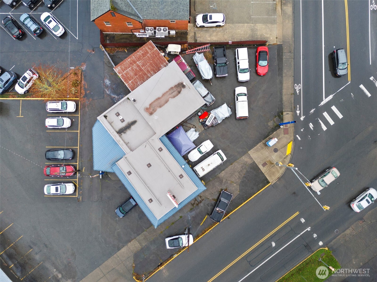 13 S Market Boulevard Property Photo 8