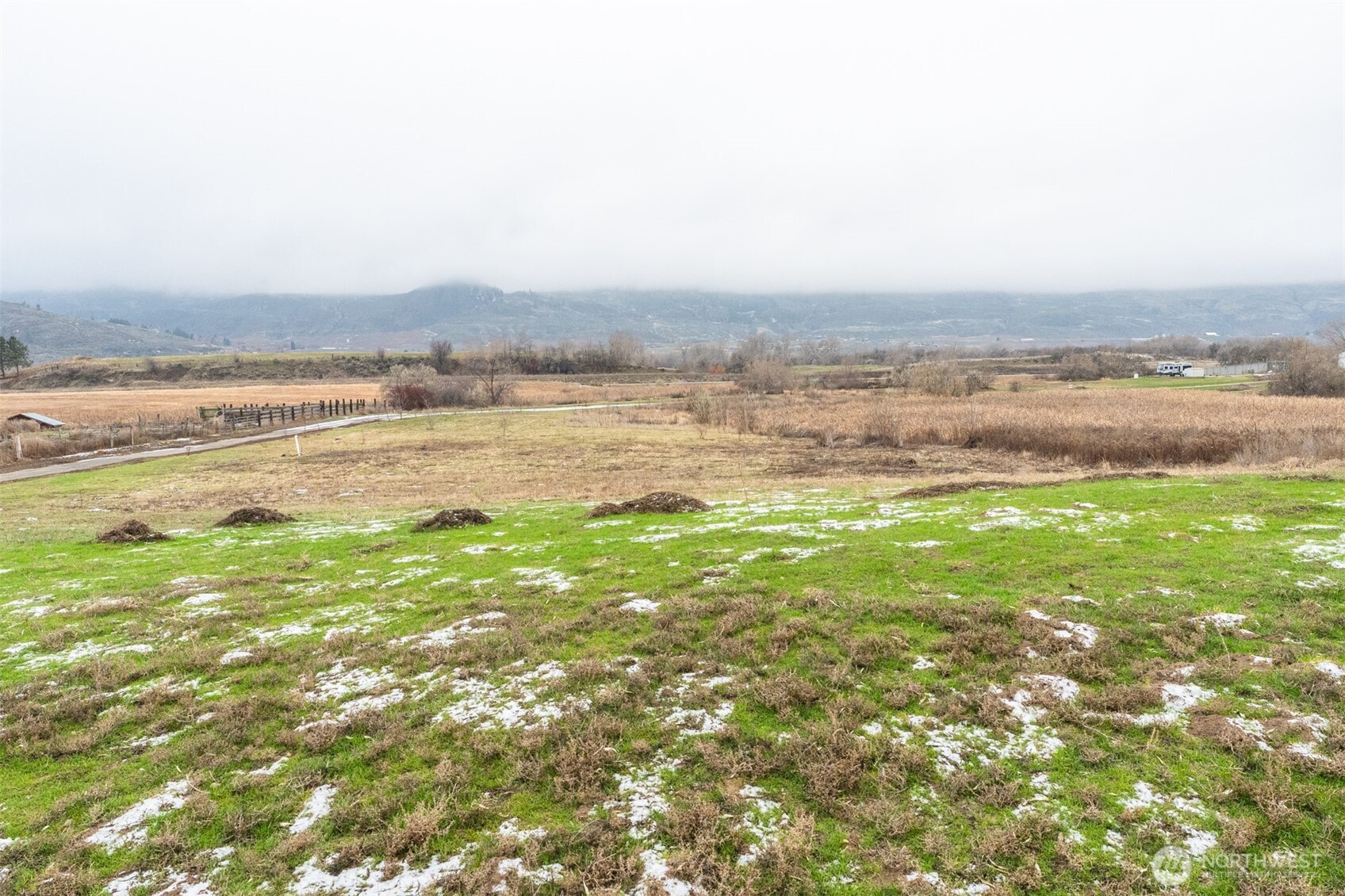 2460726 Property Photo 24