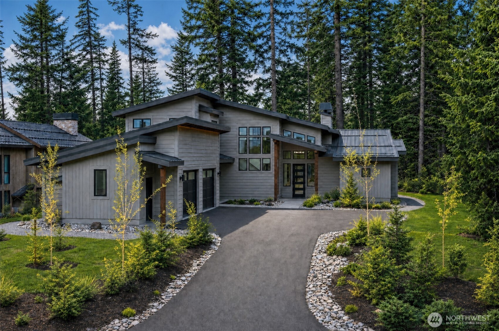1551 Kokanee Loop Property Photo 1